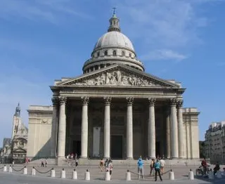 La façade du Panthéon, à Paris
