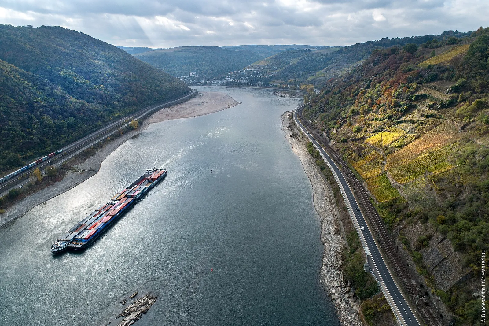 Basses eaux sur le Rhin, au Jungferngrund