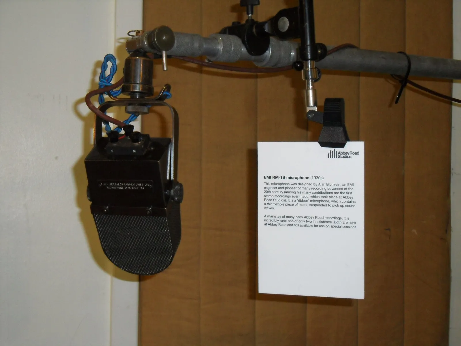 Un microphone de studio (illustration)