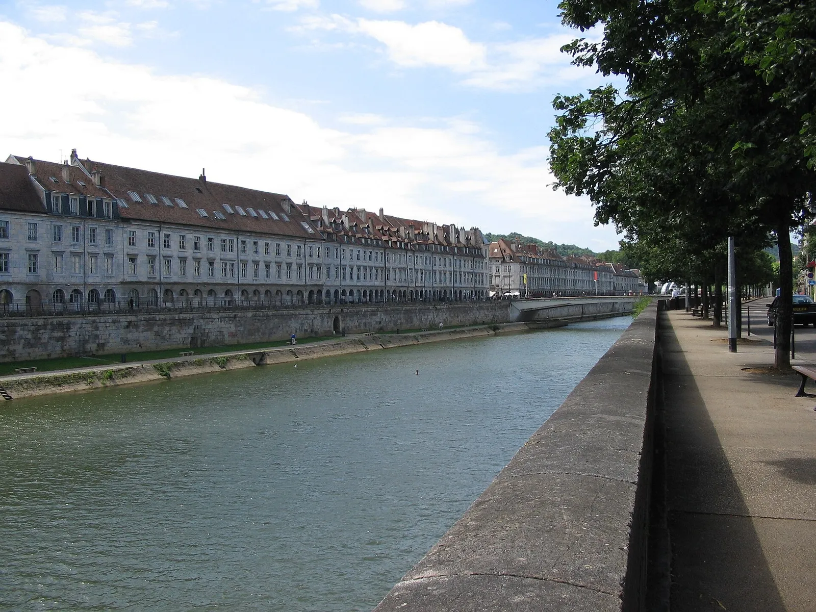 Besançon et le Doubs, quai Vauban (illustration)