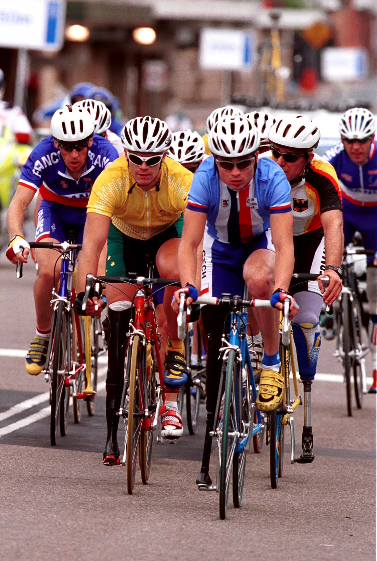Peloton cycliste sur route (illustration)