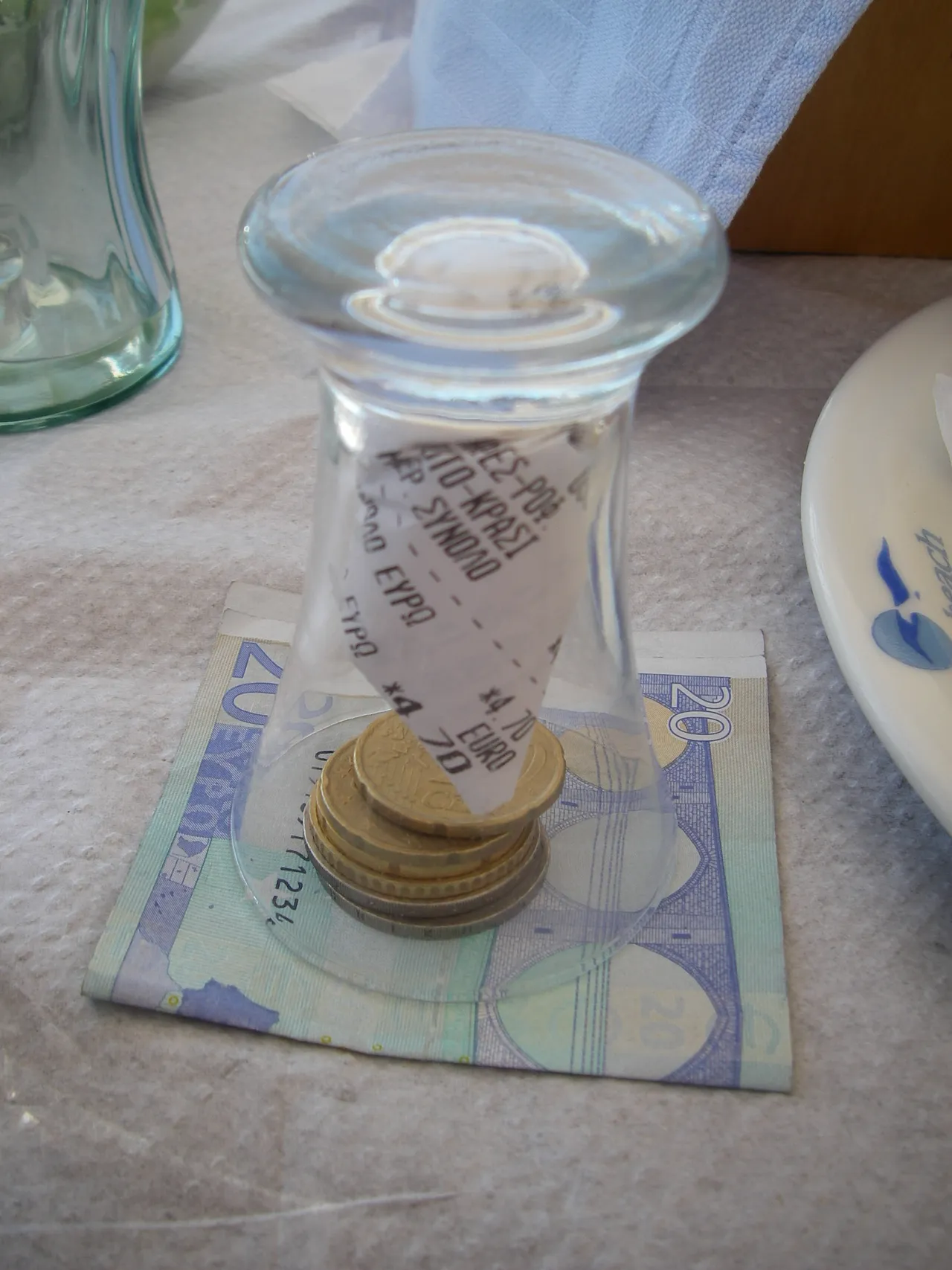 Billets et pièces en euros (illustration)