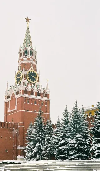 La tour Spasskaïa du Kremlin, à Moscou