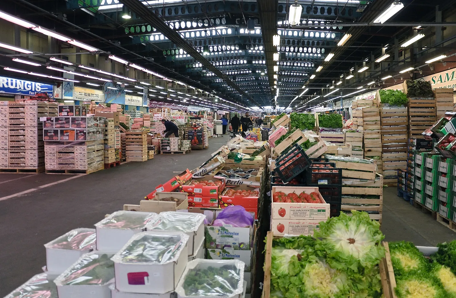 Le pavillon des fruits et légumes du marché de Rungis