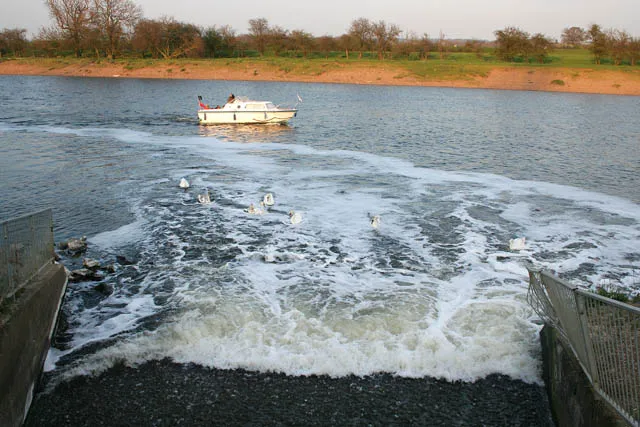 Une installation de traitement de l'eau (illustration)