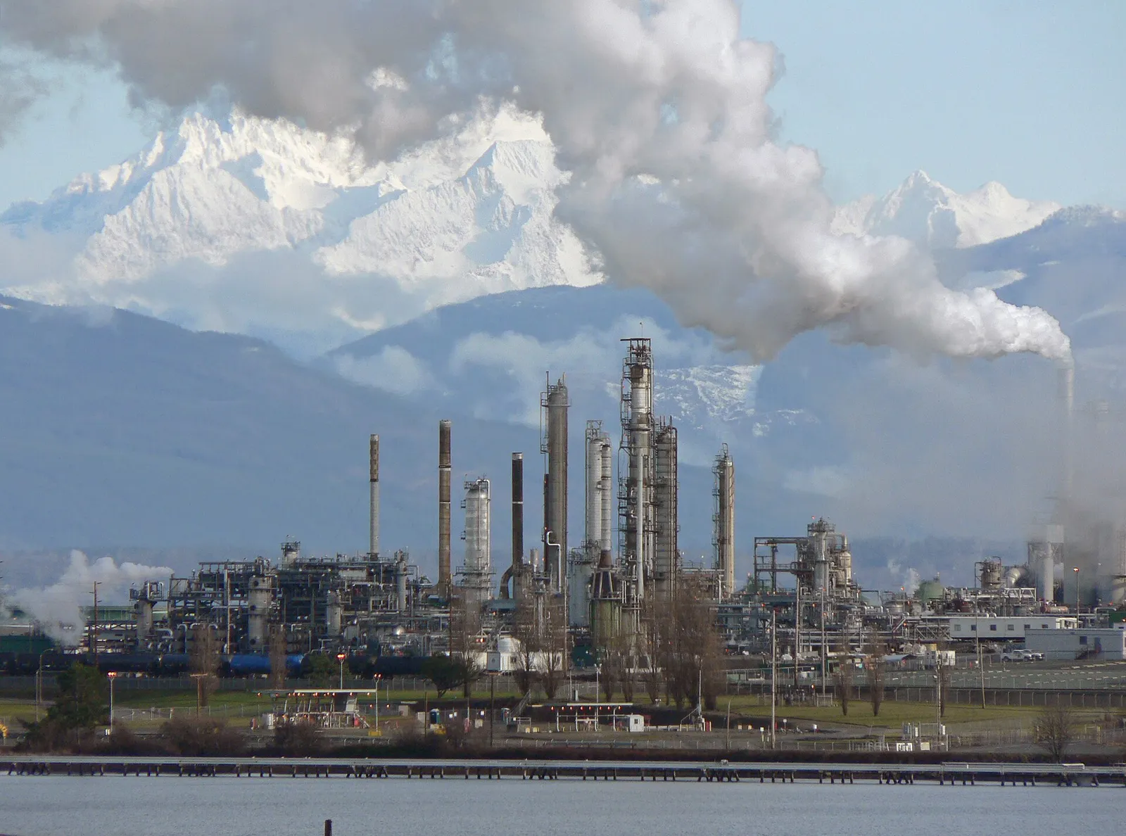 Une raffinerie de pétrole (illustration)