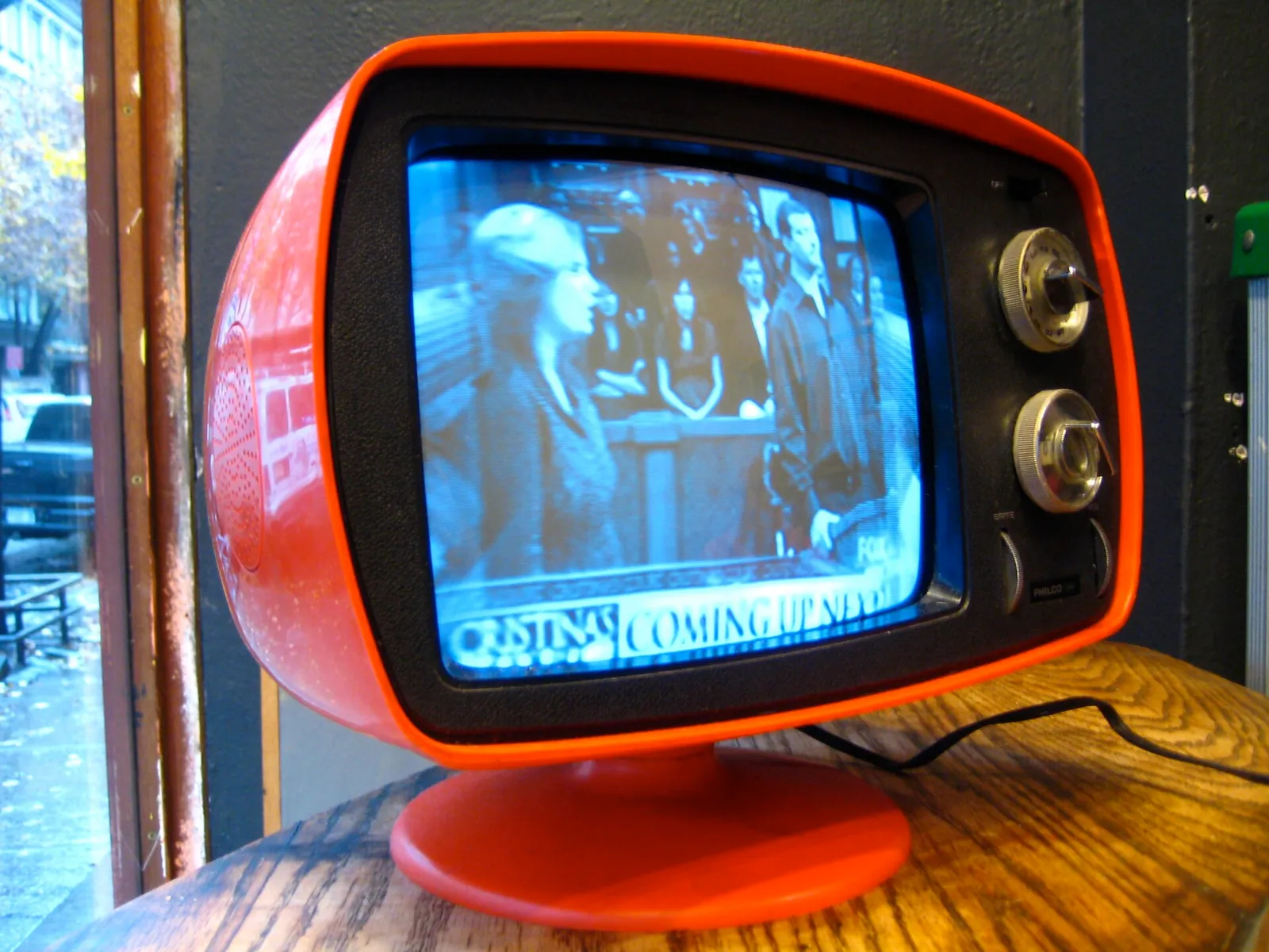 Un téléviseur rétro des années 1970 (illustration)