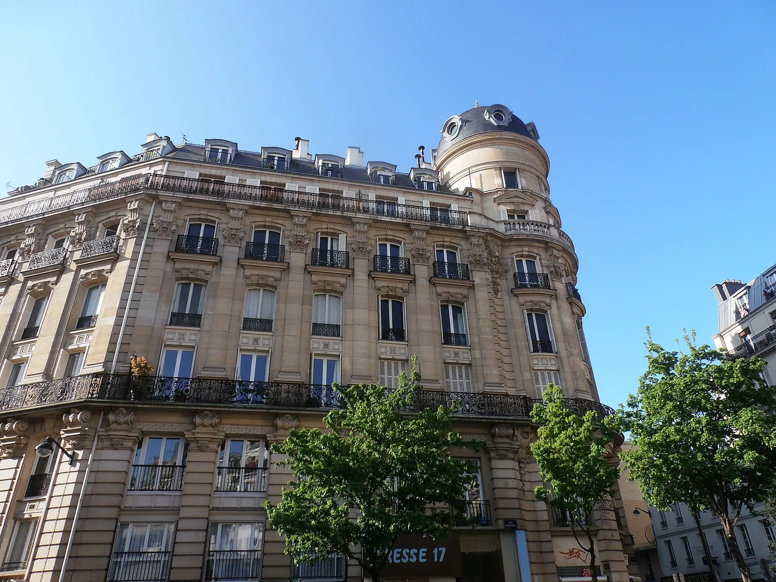 Un immeuble d'habitation à Paris (illustration)