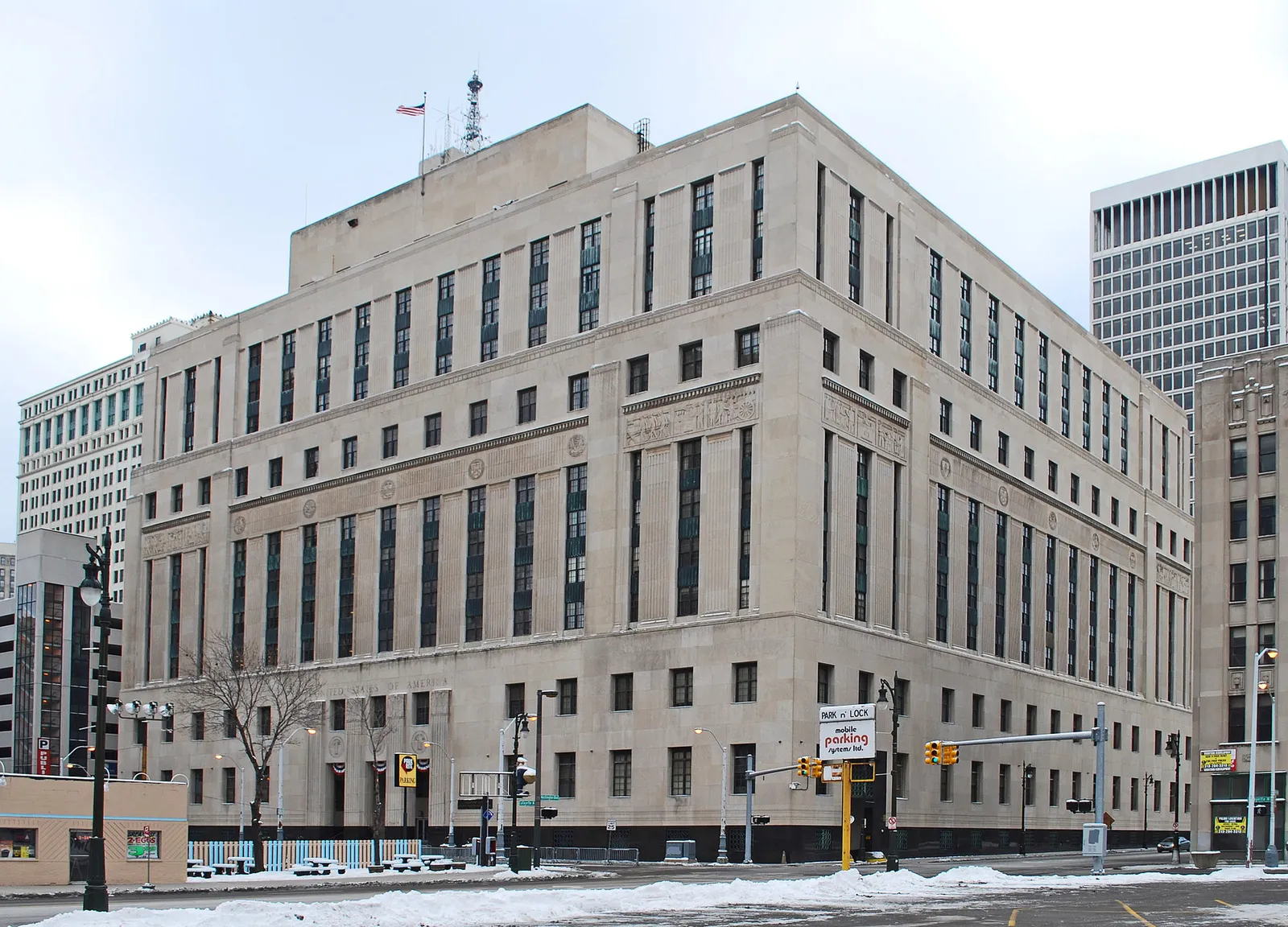 Façade d'un palais de justice fédéral américain (illustration)
