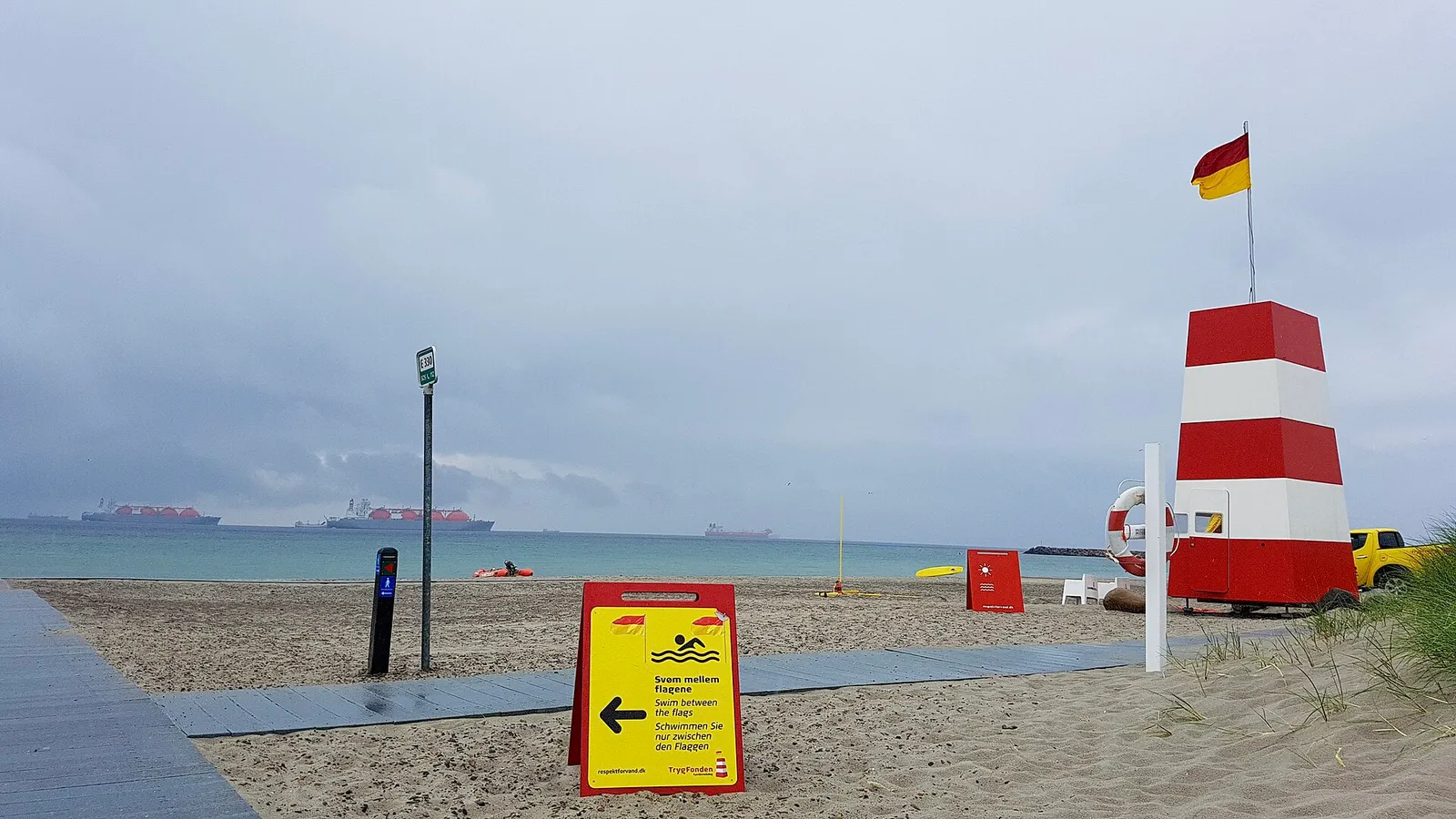 Un poste de secours sur une plage (illustration)