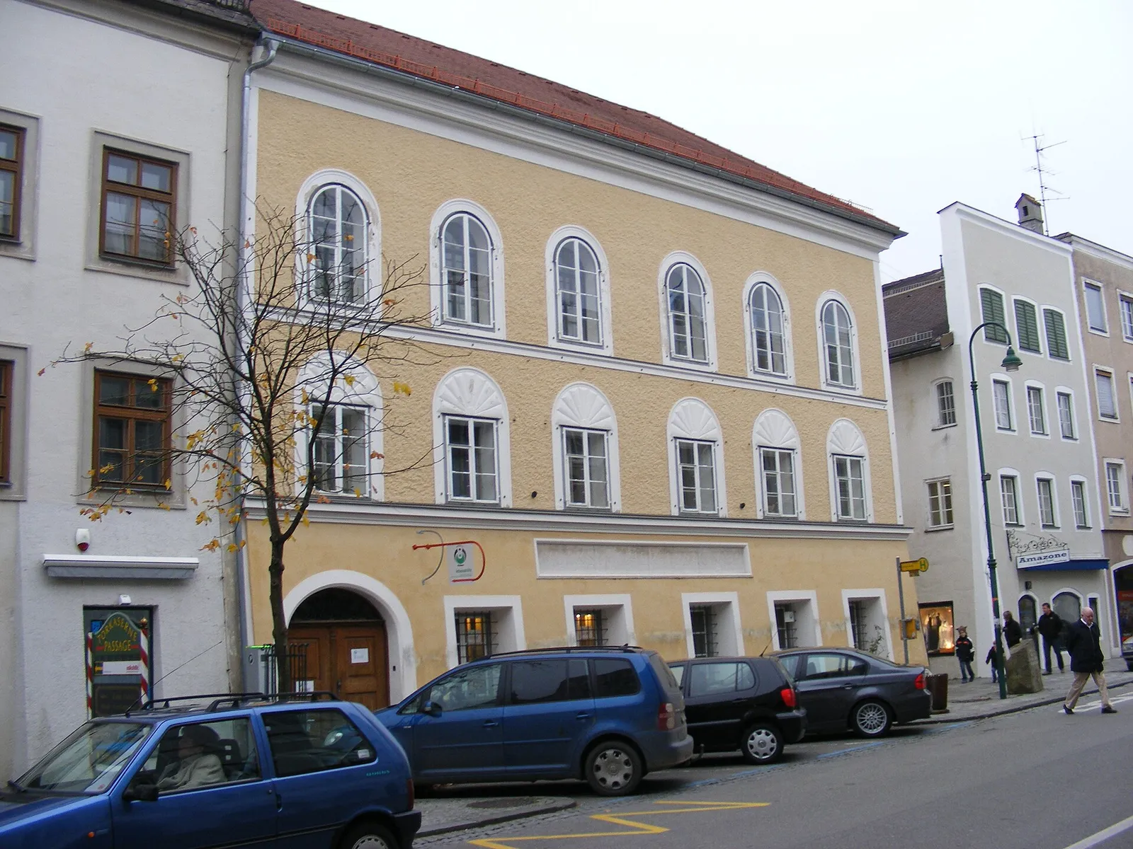 La maison de la Salzburger Vorstadt 15 à Braunau am Inn, maison natale d'Adolf Hitler