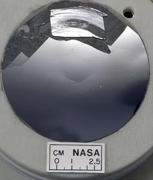 Un wafer de silicium pour la fabrication de puces (image d'illustration)