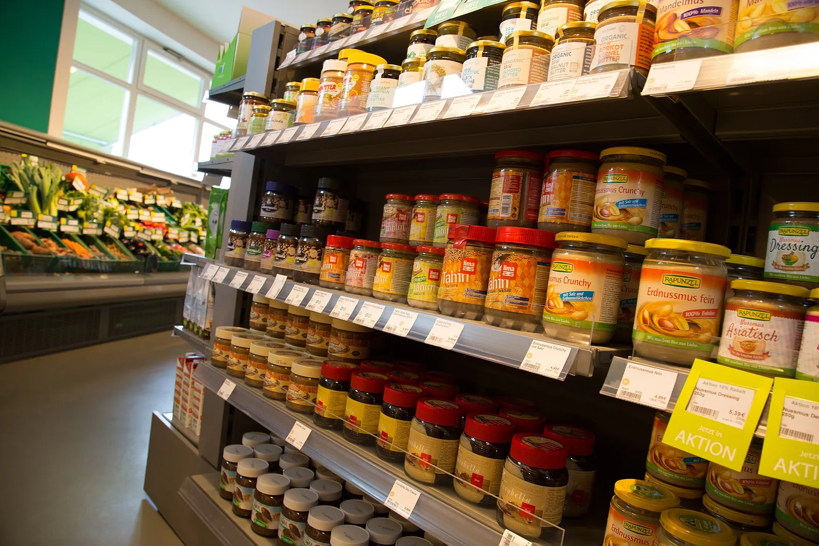 Les rayons d'un magasin d'alimentation (image d'illustration)