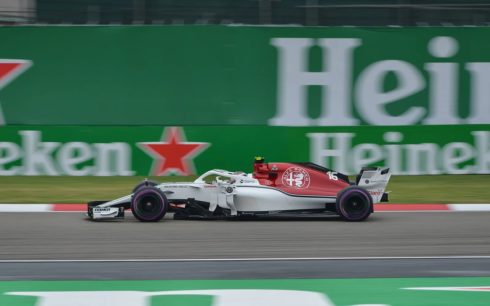 Charles Leclerc au volant de sa Ferrari
