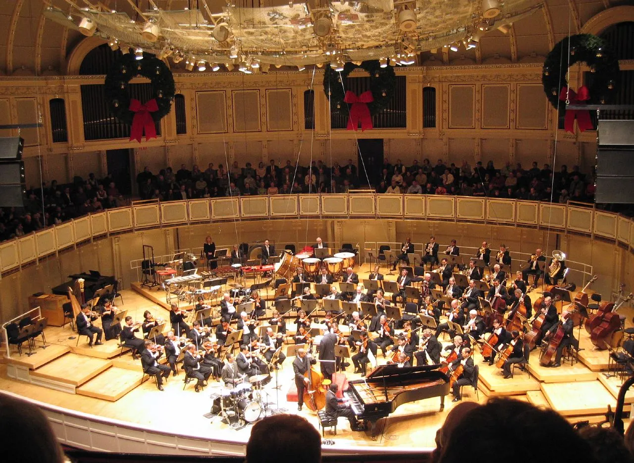 Un orchestre symphonique en concert (illustration)