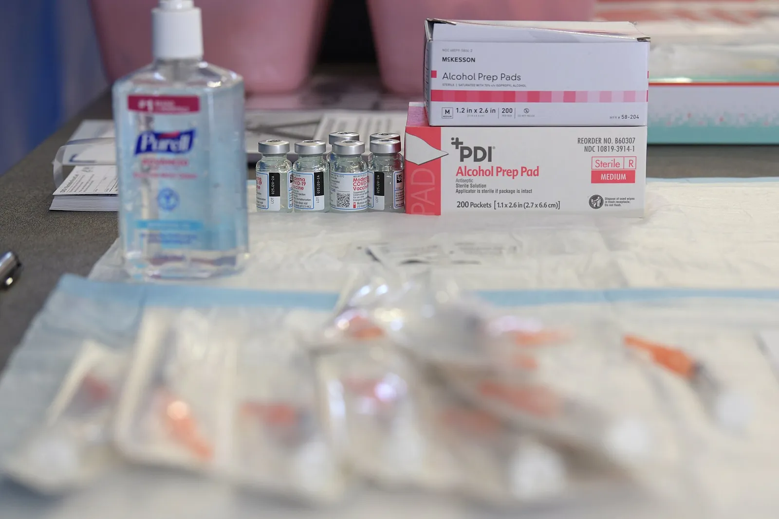 Une dose de vaccin Moderna prête à être administrée