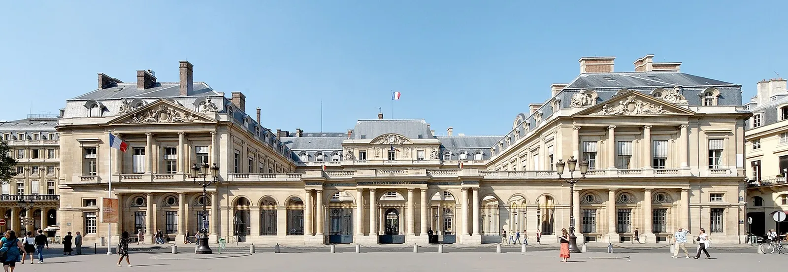 Le Conseil d'État, au Palais-Royal à Paris, juge suprême de l'administration