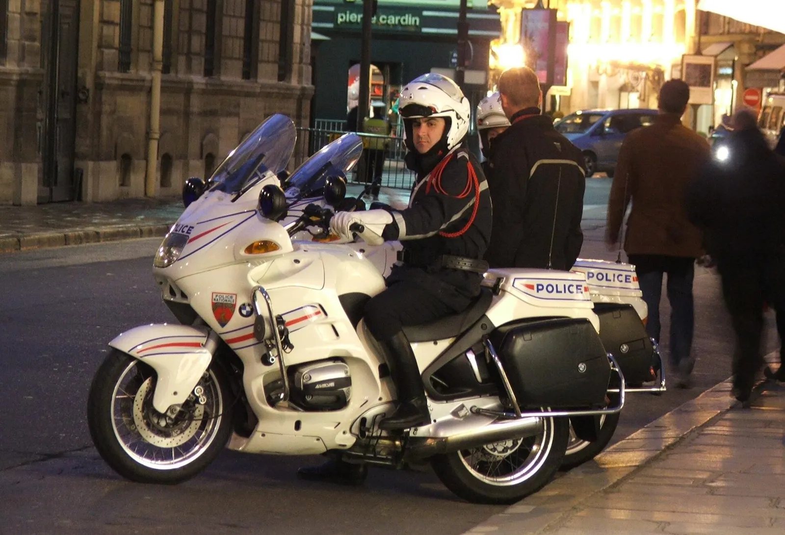 Des fonctionnaires de la police nationale française