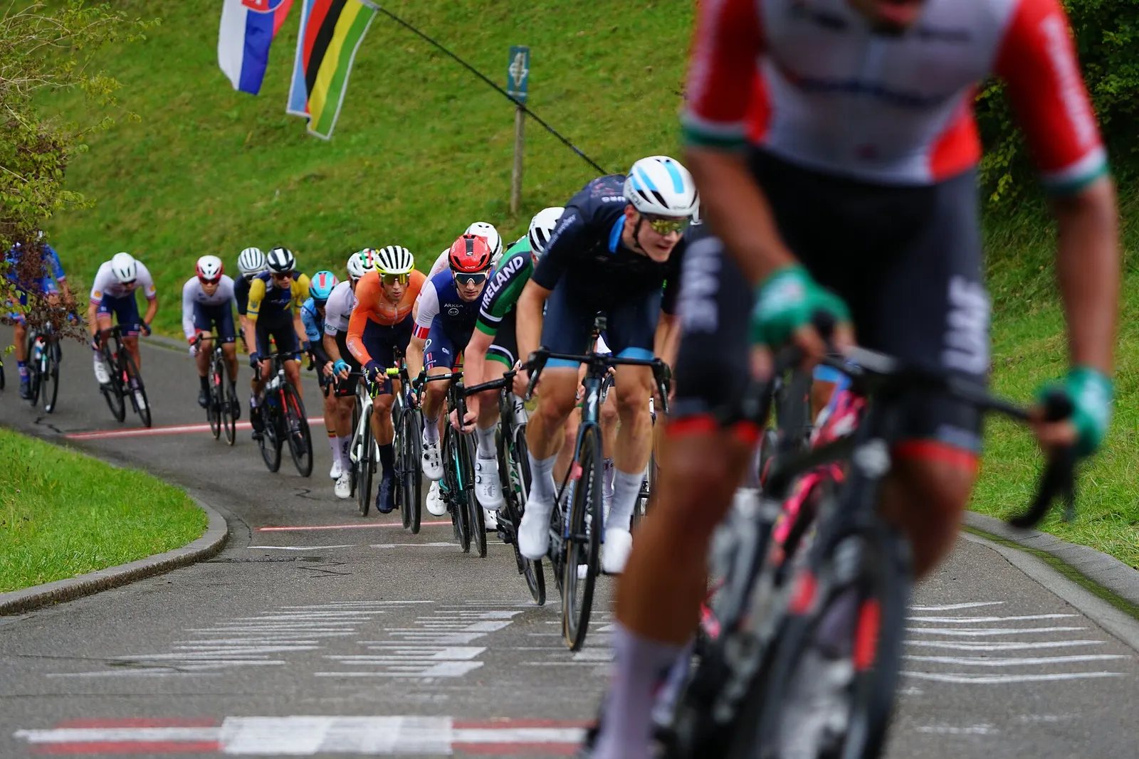 Une course cycliste sur route (illustration)