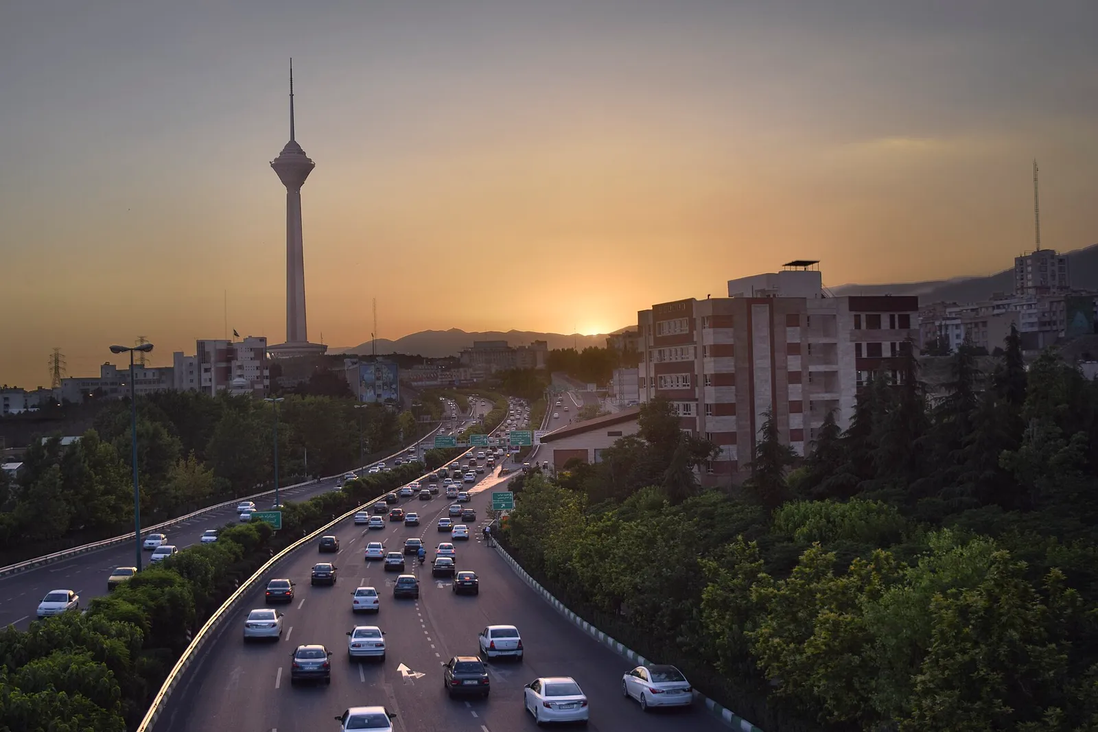 Vue de la ville de Téhéran, capitale de l'Iran (illustration)