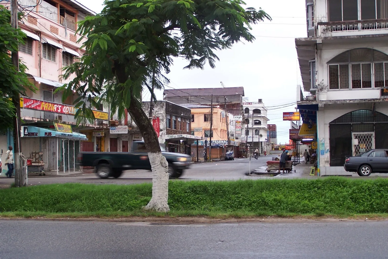 Une rue de Georgetown, capitale du Guyana