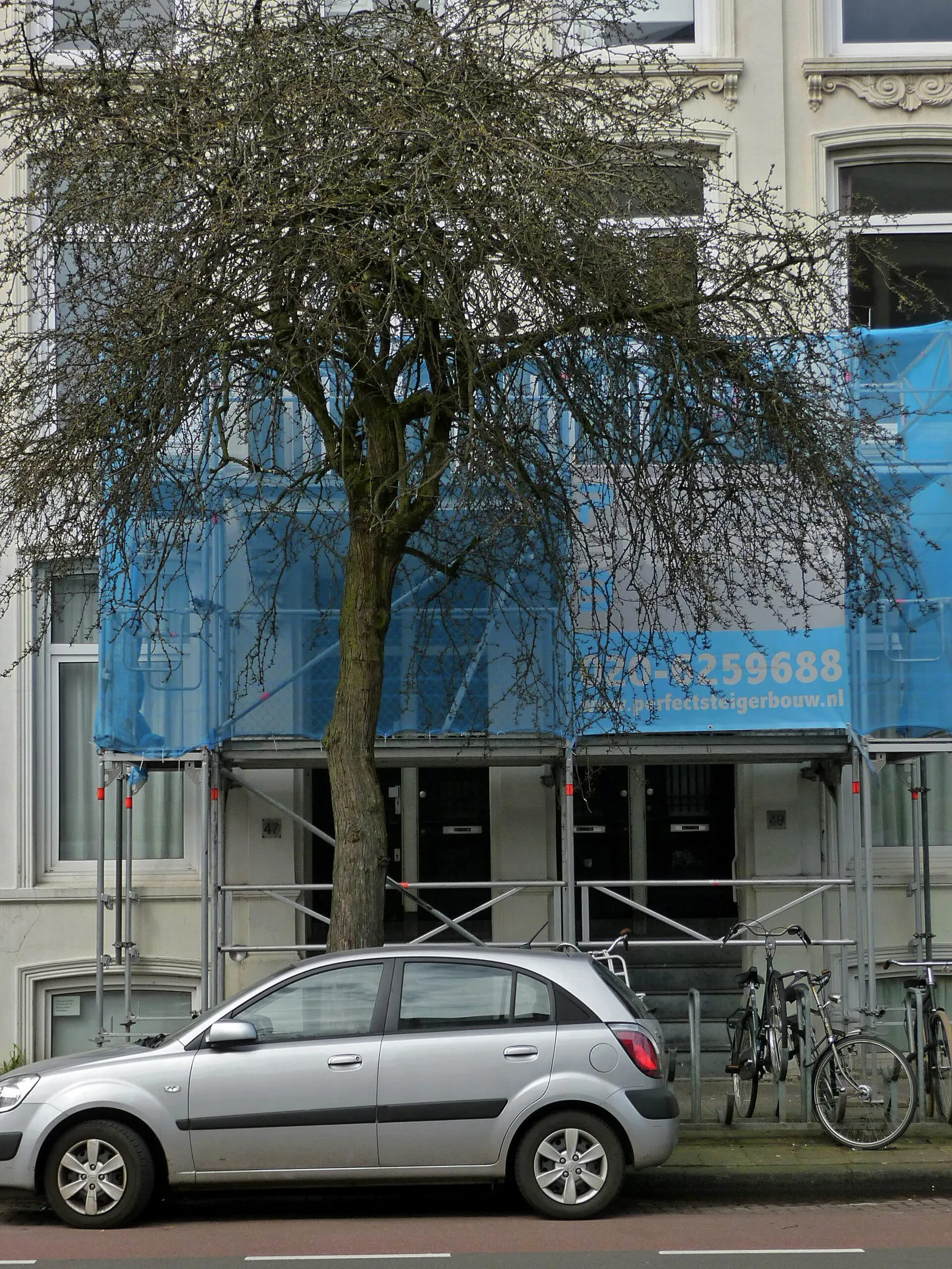 Une façade d'immeuble en rénovation (illustration)