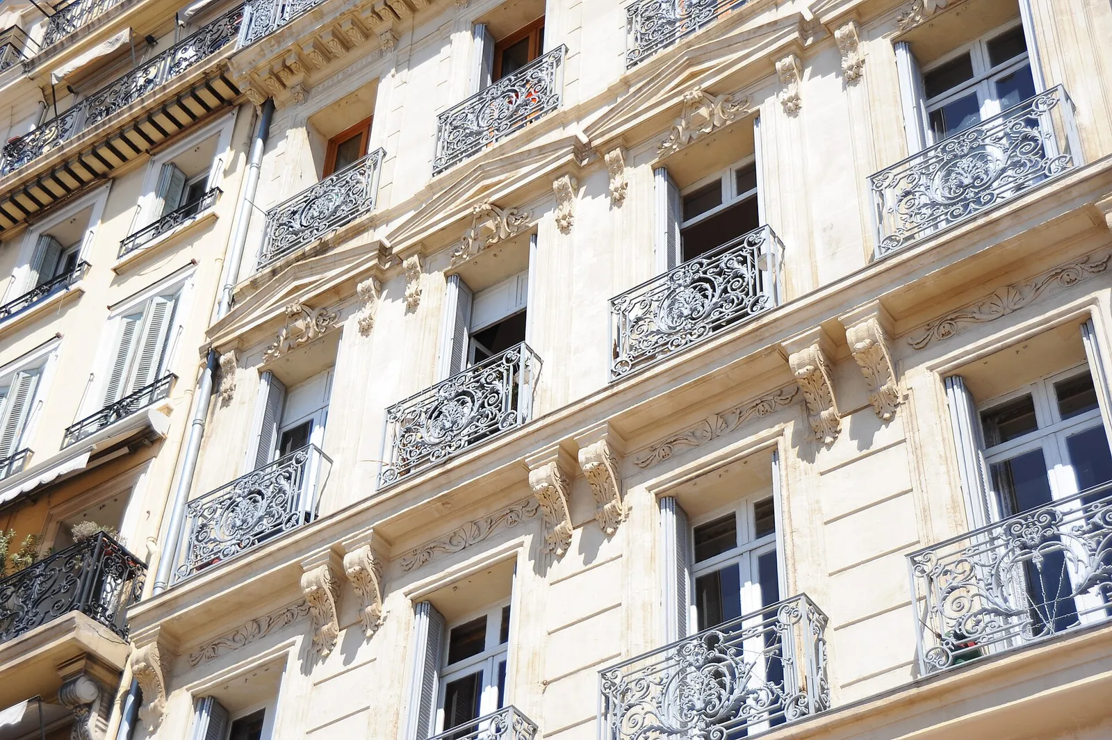 Façades d'immeubles d'habitation à Marseille