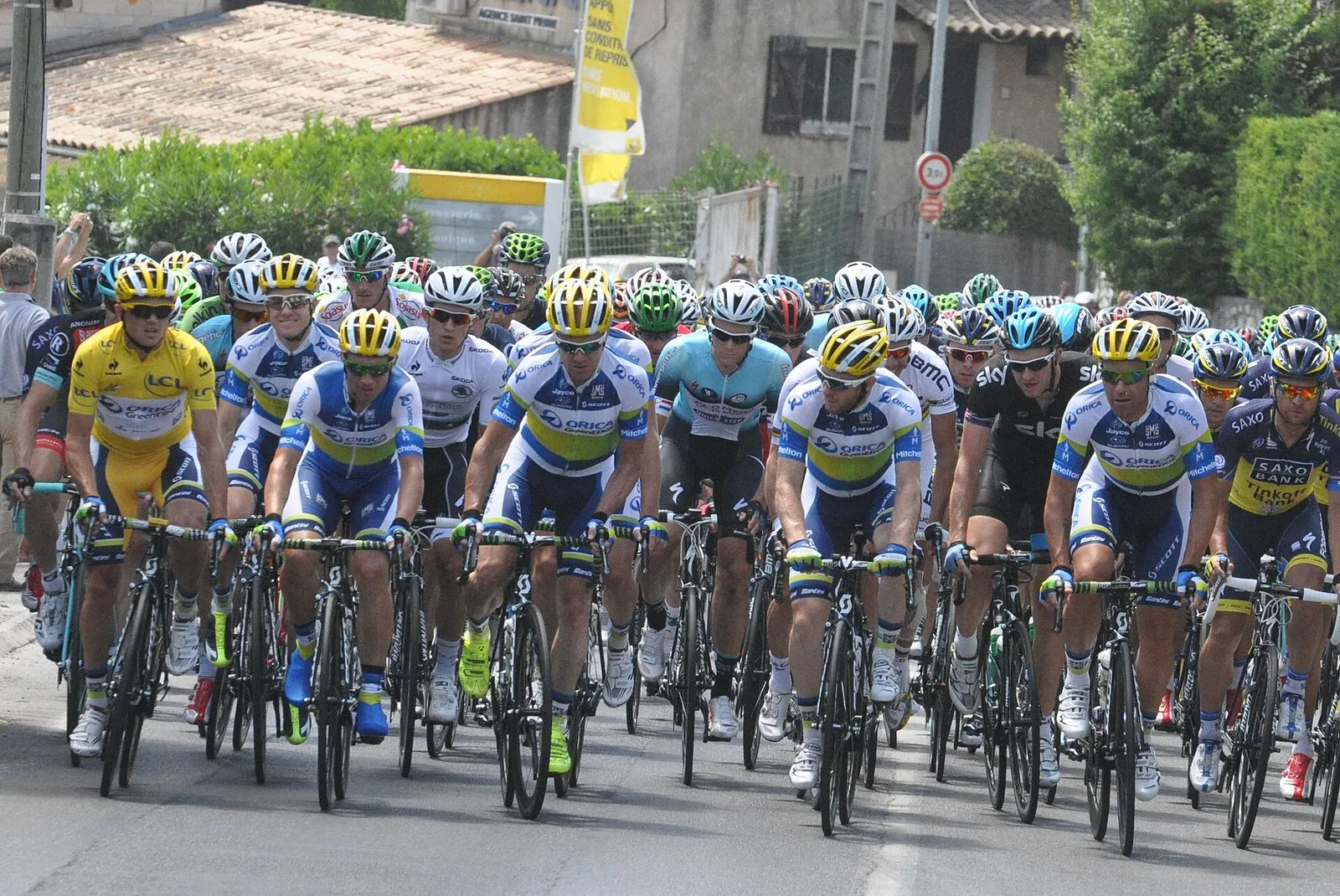 Le peloton du Tour de France en course