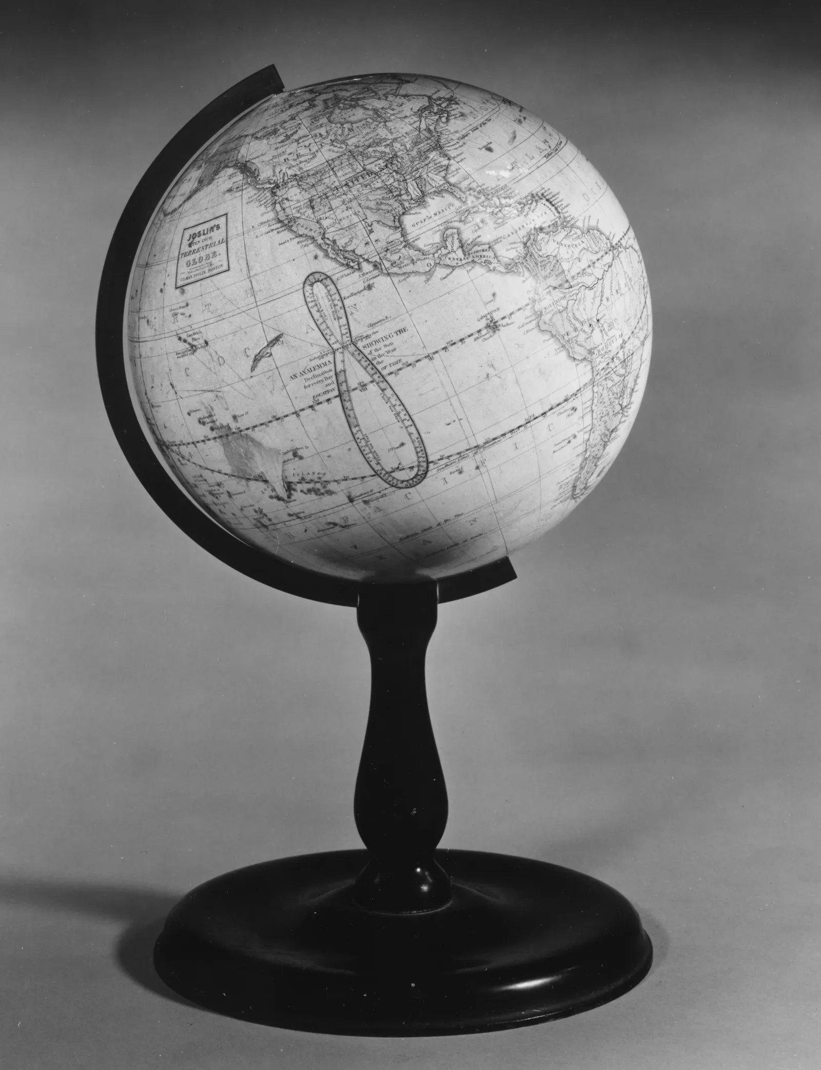 Globe terrestre ancien