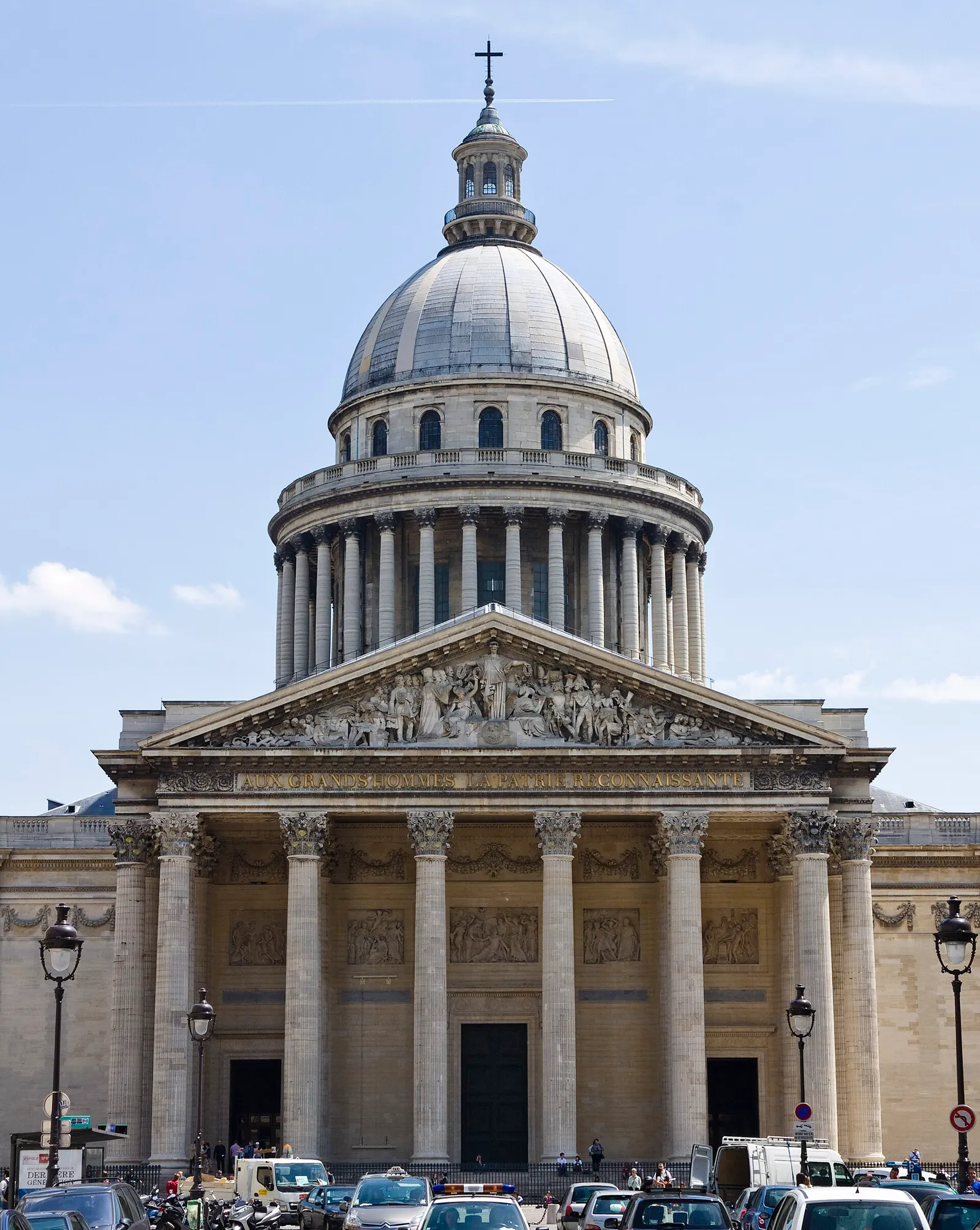 La façade du Panthéon, à Paris