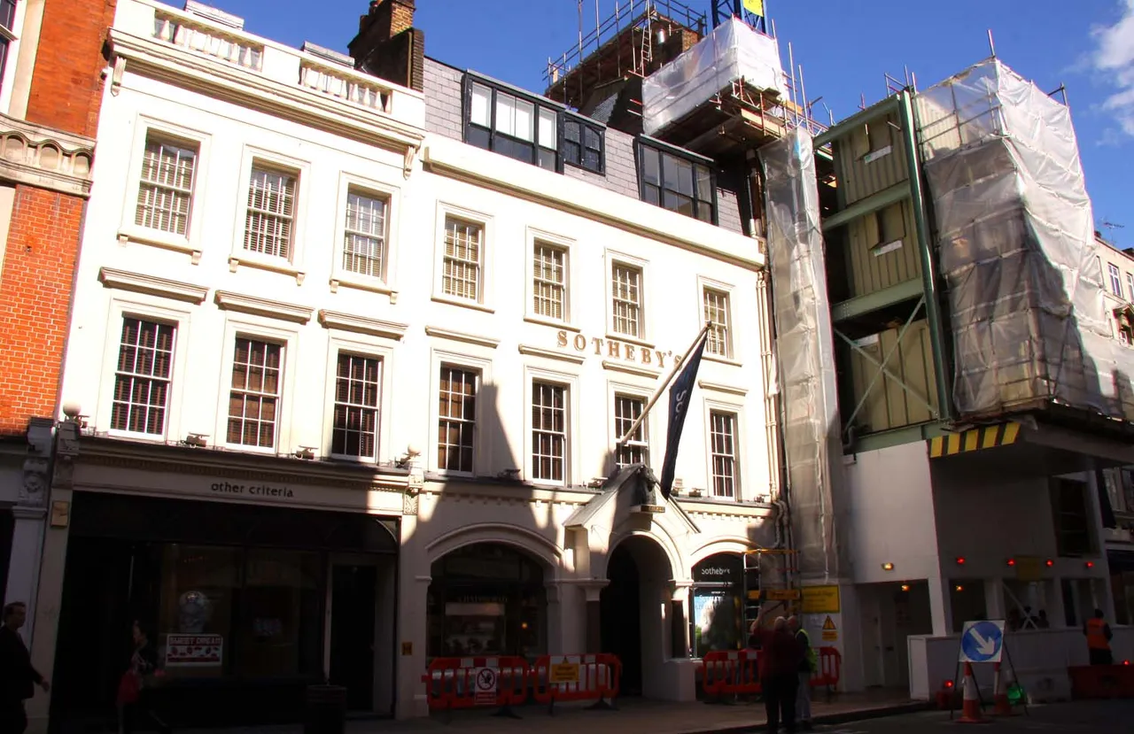 La façade de la maison de ventes Sotheby's, sur New Bond Street à Londres