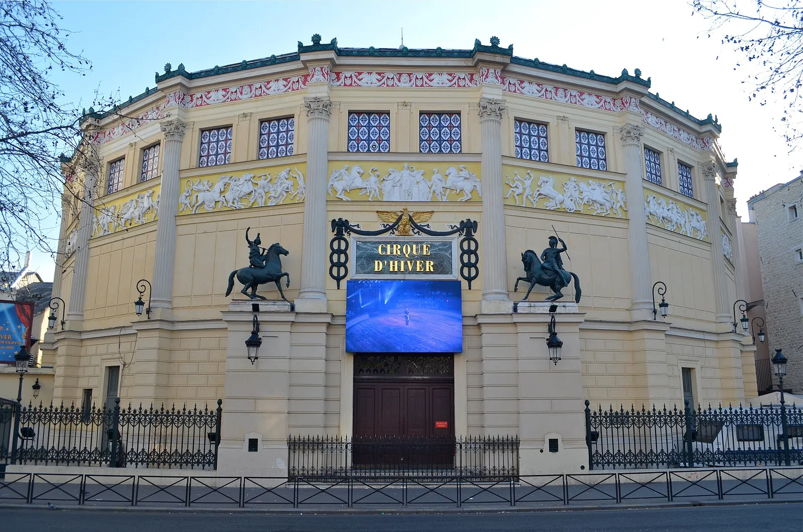 Le Cirque d'hiver, à Paris (11e arrondissement)