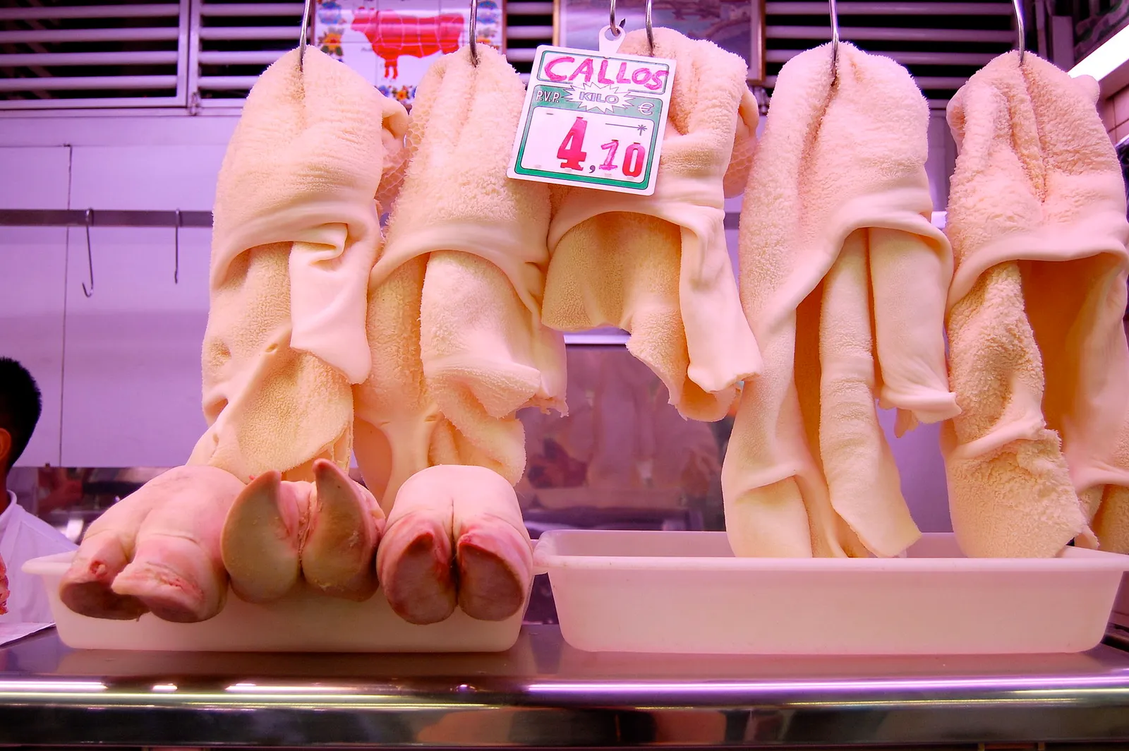 Des produits à base de porc sur un étal (illustration)