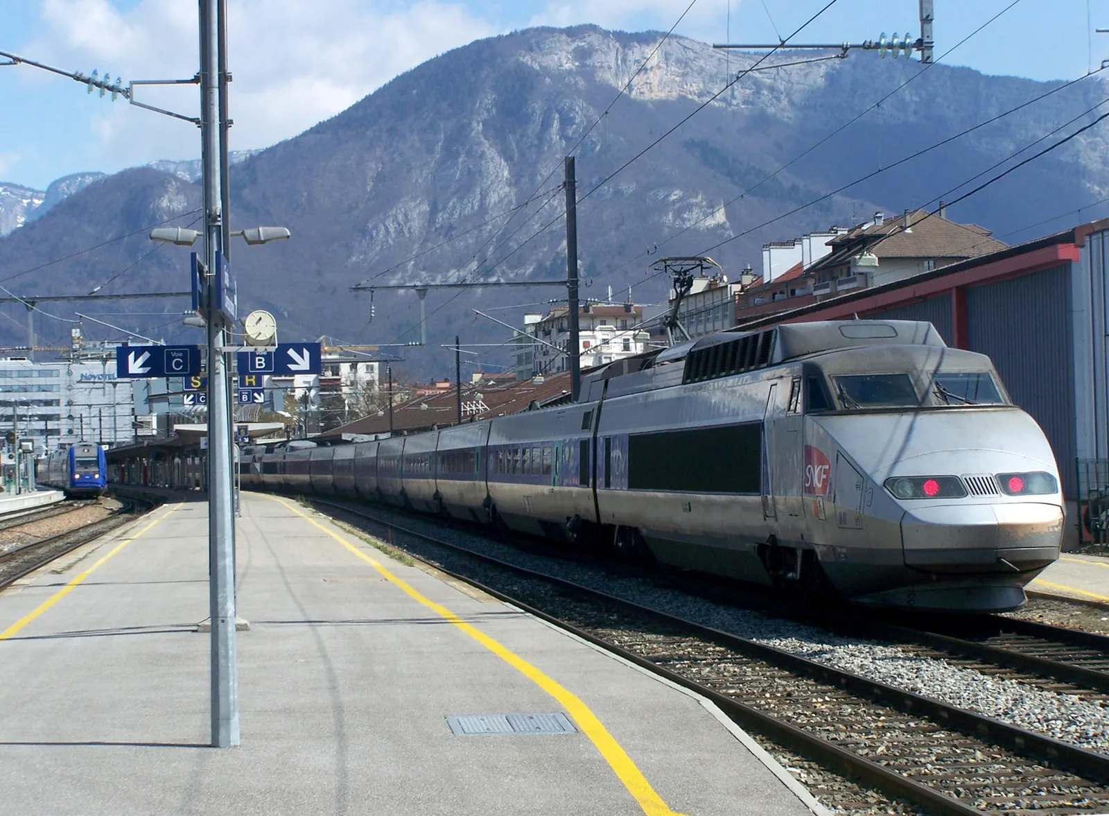 Quais d'une gare SNCF (illustration)
