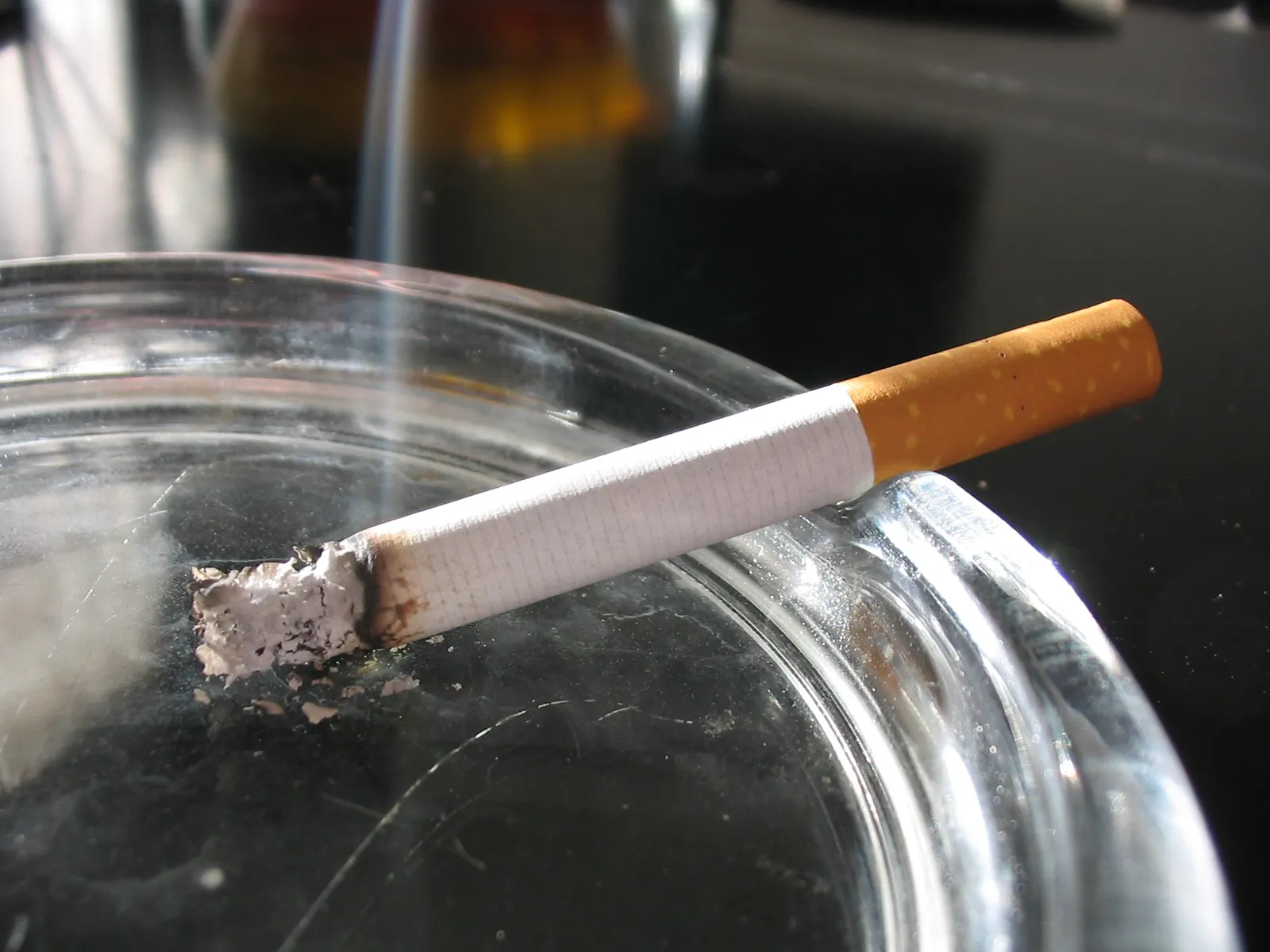Une cigarette allumée (illustration)