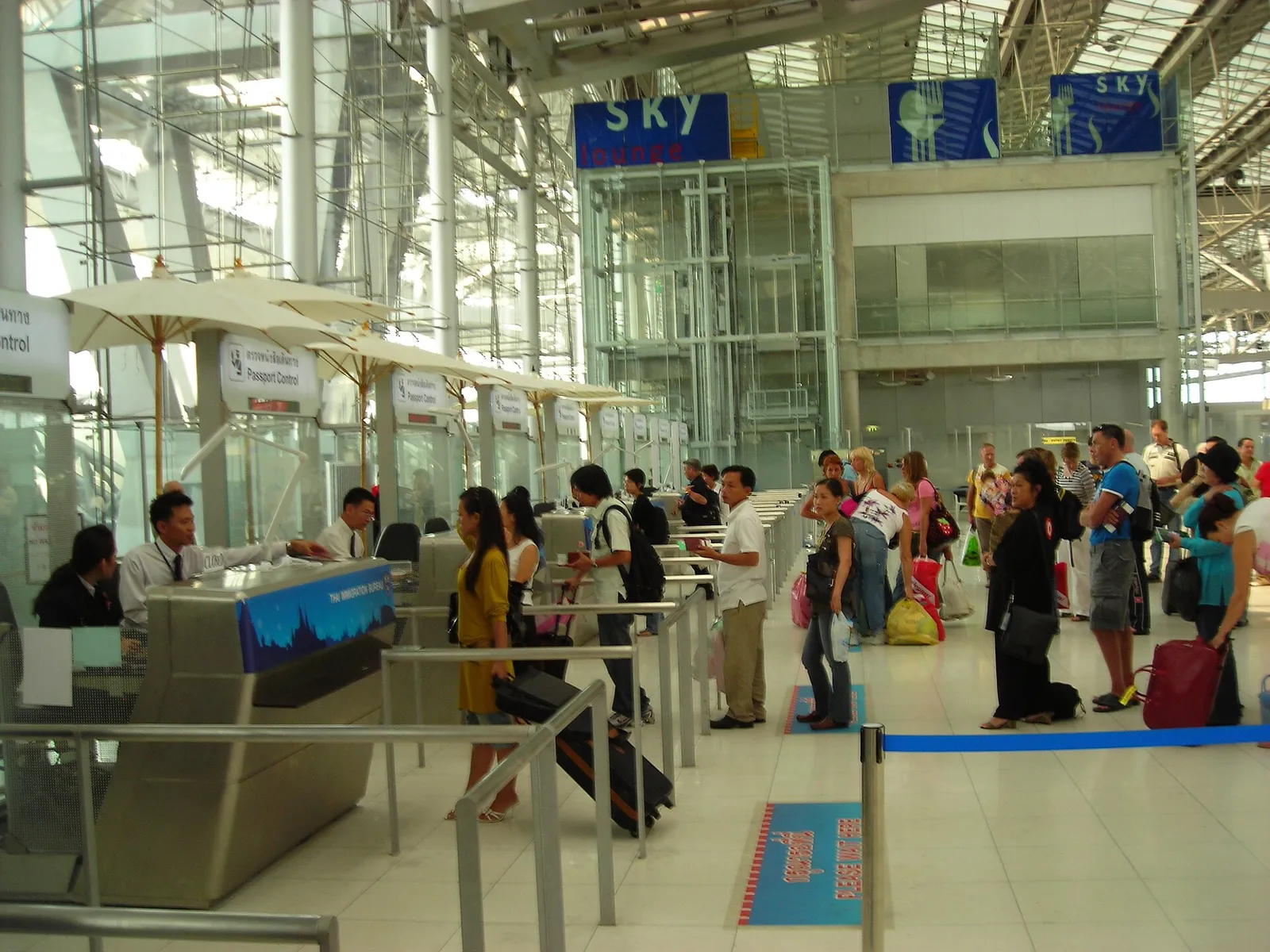 Une zone de contrôle des passeports dans un aéroport (illustration)