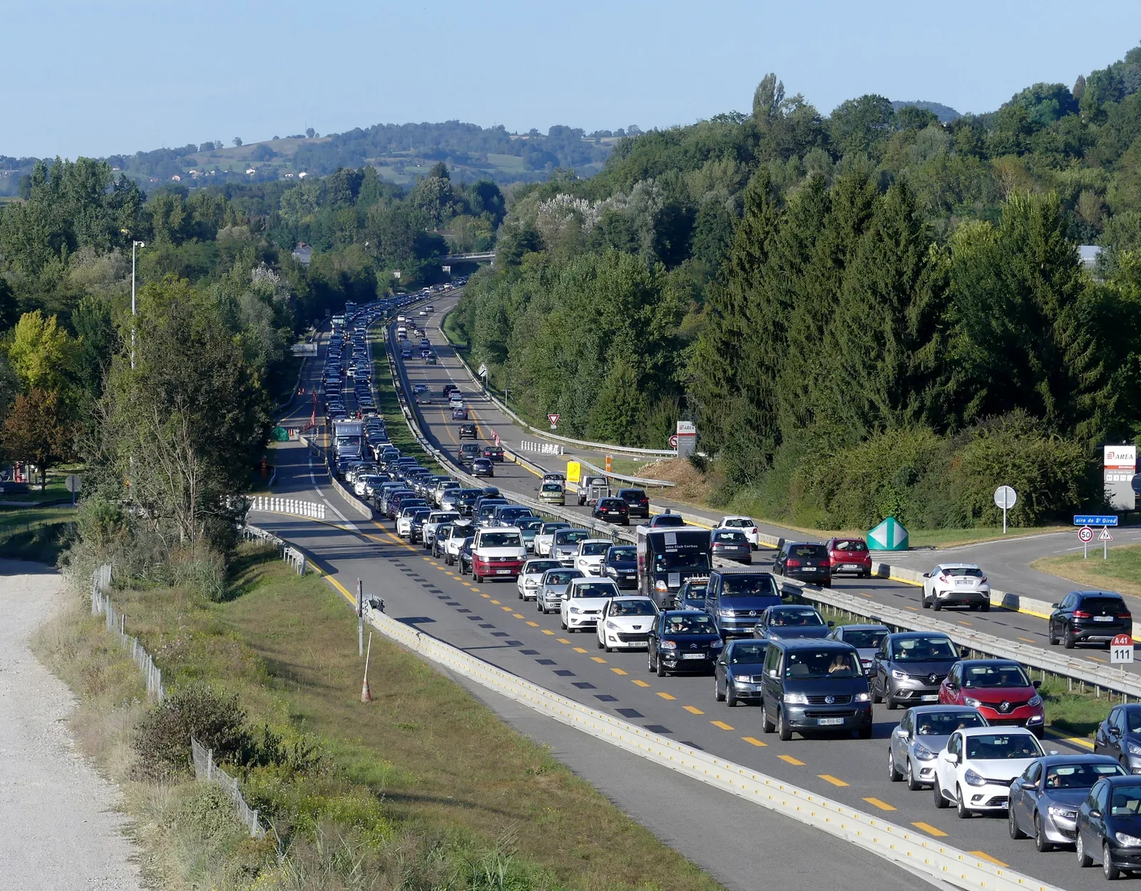 Un embouteillage sur une autoroute française