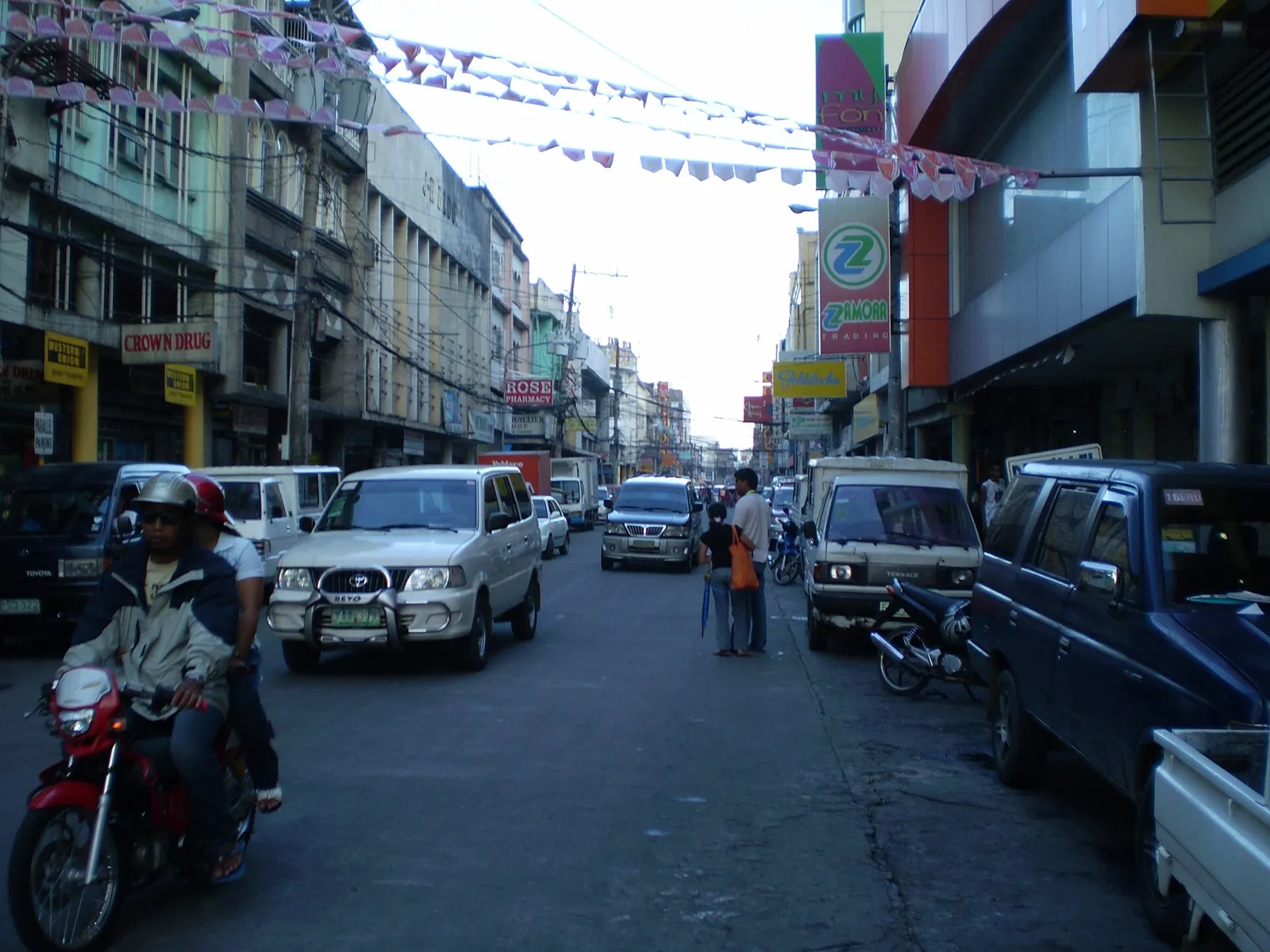 Une rue du centre de Tacloban, aux Philippines