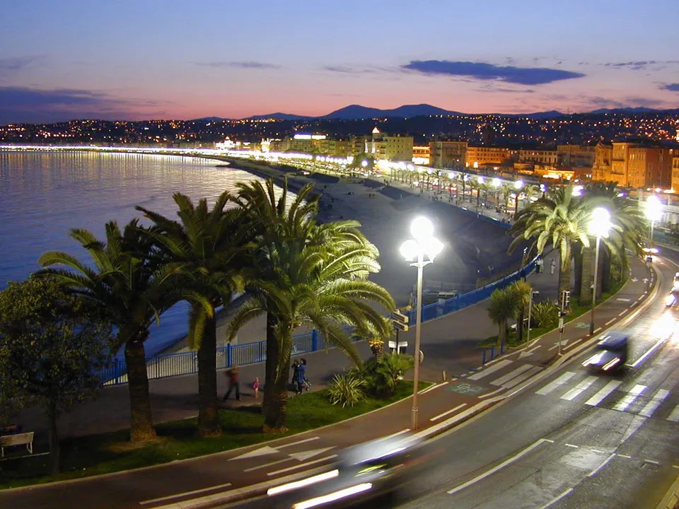 Vue nocturne de Nice