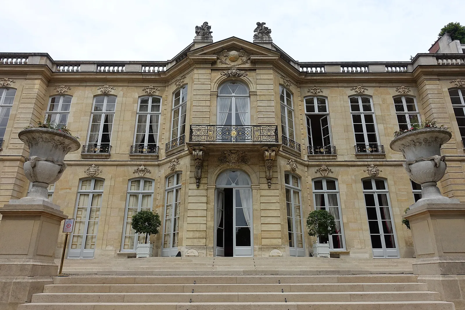 L'hôtel Matignon, siège des services du Premier ministre, à Paris