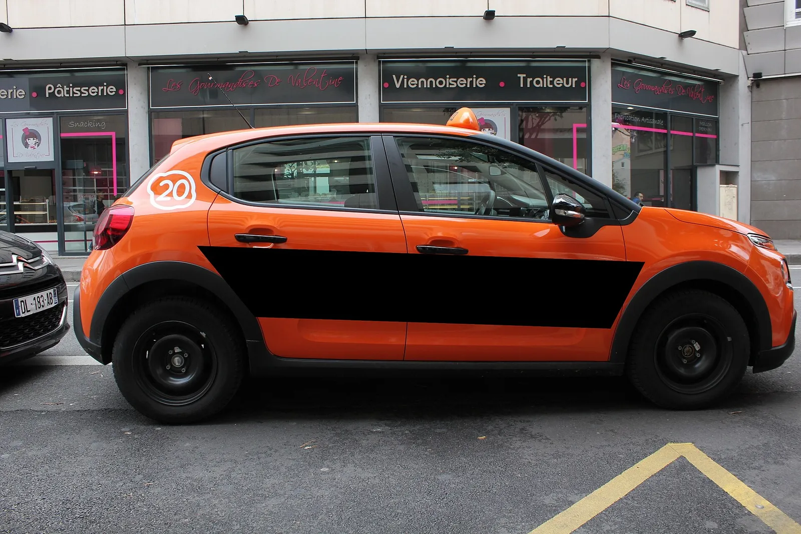 Une voiture d'auto-école
