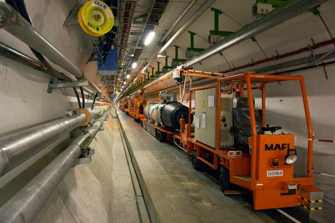 Le tunnel du grand collisionneur de hadrons (LHC) du CERN et ses aimants (illustration)