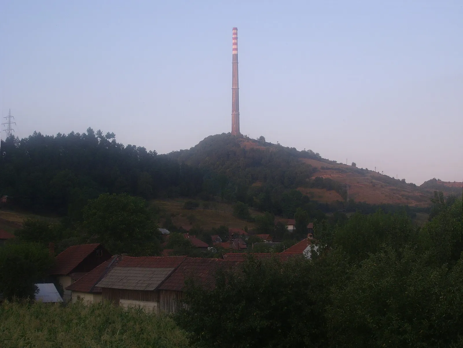 Une cheminée industrielle (illustration)